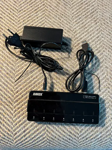 Anker 7-Port USB 2.0 Hub with Power Adapter - Good Working Condition