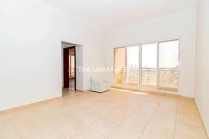 Spacious Layout | Good ROI | Community Views