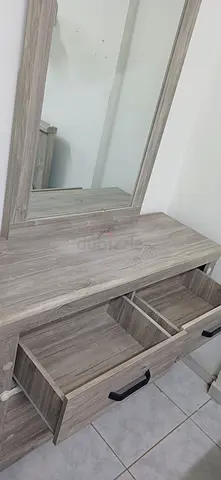 Dressing table