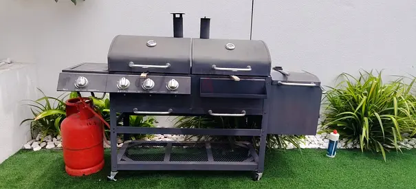 pan home . First priceLarge Charcoal  Gas Combo BBQ Grill with Side Smoker — Good Working Condition