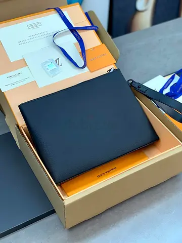 Louis vuitton clutch bag
