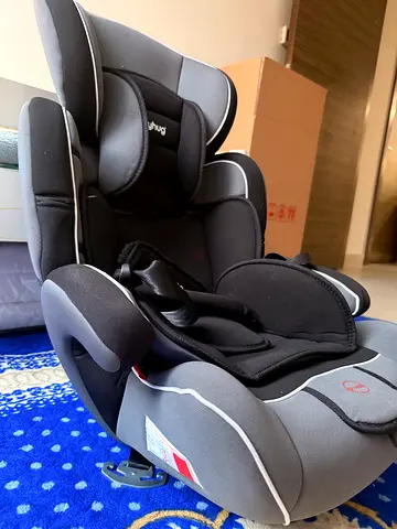 Gray Convertible Child Car Seat - Good Condition