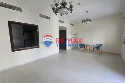 SKYLINE VIEW | UNFURNISHED | VACANT