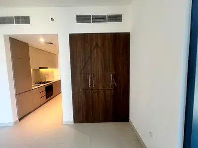 Hot Deal Studio| Prime Location | Vista Prestige 1