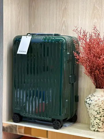 Rimowa travel luggage 🧳