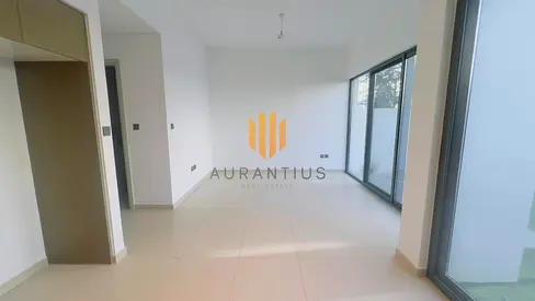 Single Row | Middle Unit | Vacant