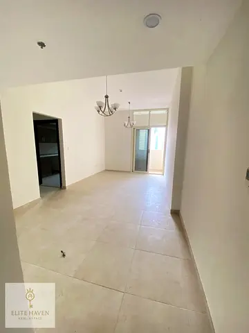 Brand new 2bhk with Balcony. Wall drop.master room Parking free near Sahara center