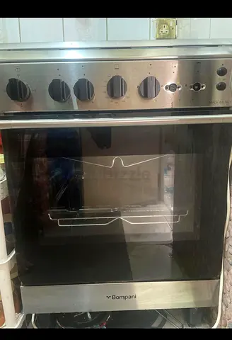 Bompani freestanding gas oven and stove - good working condition