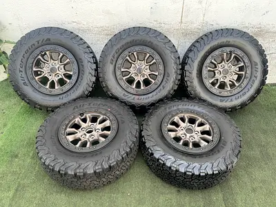 5x Takeoff Original Jeep 392 Rims with Bfgoodrich Tyres