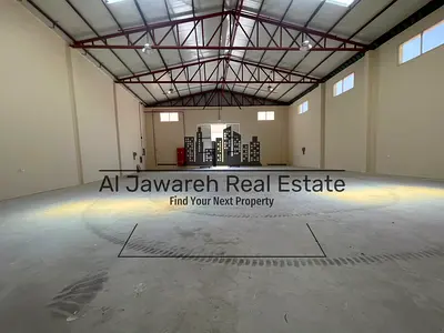 مستودع صناعي  مميز 2015 قدم علي شارع رئيسي 25 كيلو وات