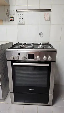 Bosch Gas Cooker 60x60 with Oven – Fully Working, Excellent Condition
