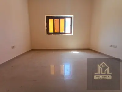 Ready to move apartment available prime location near bus station