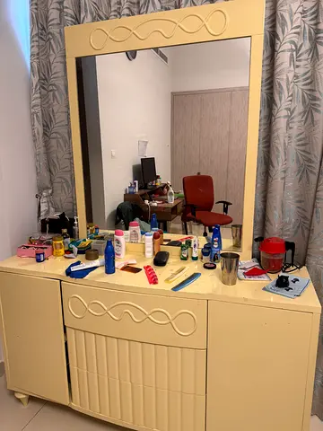 Cream vintage dresser with large mirror - good condition