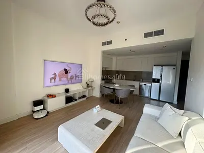 Upgraded Unit | Vacant on Transfer | Pool View