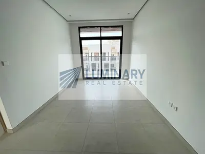 Modern style Brand new with study room ready to move