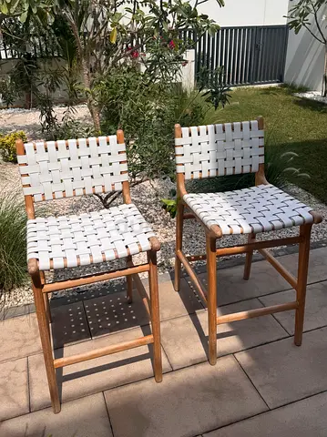 2 high quality bar stools