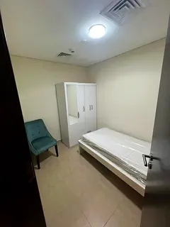 PRIVATE MAID ROOM WITH PRIVATE BATHROOM (NOT SHARED) 3 MINUTES WALKING  FROM METRO FOR LADIES ONLY