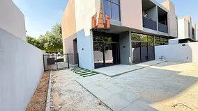 Spacious 4BR Semi-Detached Villa | 5 Washrooms | Flexible Payment Plan