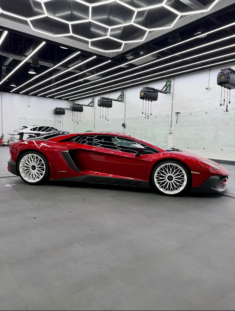 Lamborghini Aventador 2017 — photo 1 of 7