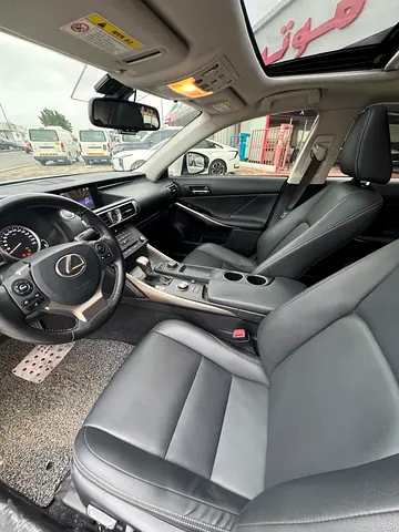 2016 Lexus IS-SERIES — фото 7