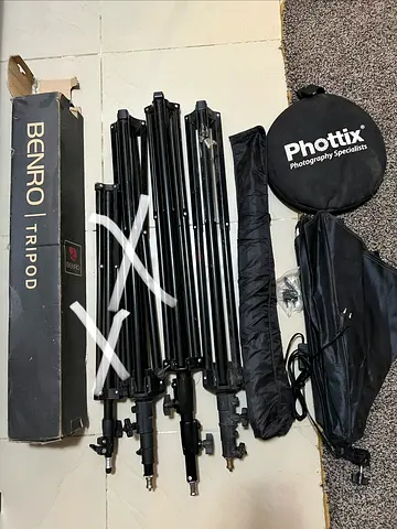 Set of 3 Benro light/stand tripods with Phottix softbox and accessories - used