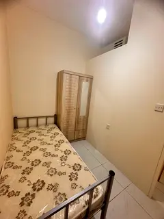 CLEAN/TIDY PARTITION FOR ASIAN LADY OPPOSITE OF SHARJAH CITY CENTER