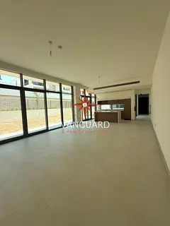 MODERN &amp; SPACIOUS | UNFURNISHED | 4 BEDROOM