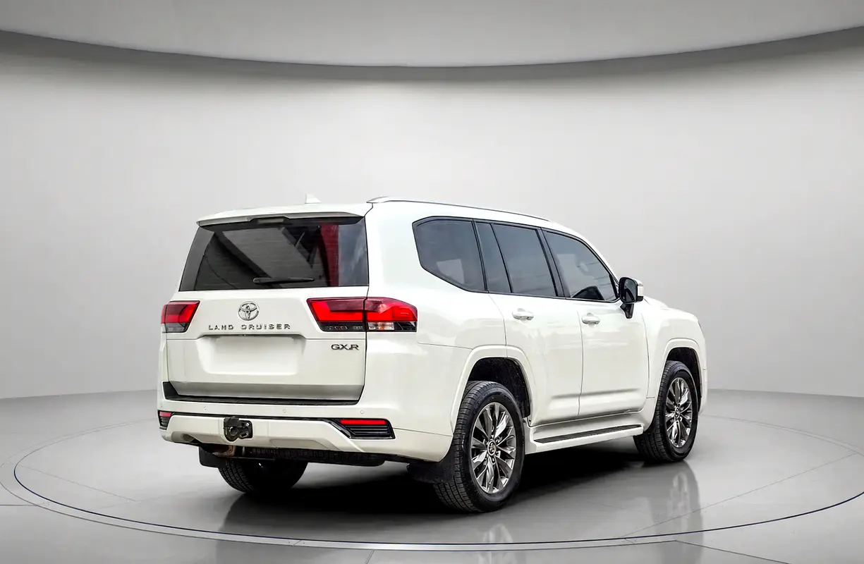 Toyota Land Cruiser 2022 — photo 1 of 16