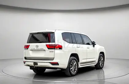 2022 Toyota Land Cruiser GXR | GCC | 53K KM | Full Options | Sunroof | Excellent Condition