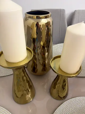 Set of 2 Gold Hammered Candle Holders with Decorative Vase