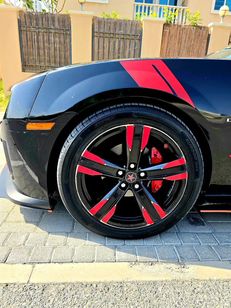 Chevrolet Camaro 2014 — photo 1 of 14