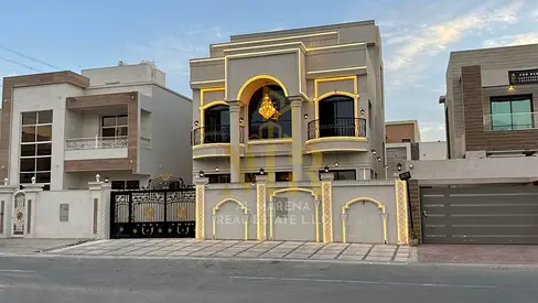 Luxury classic villa with a large area | Two floors and a roof, including registration and ownership fees | 5 master bedrooms | Large setback