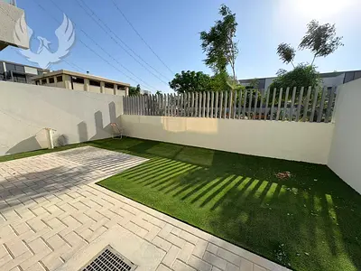 Single Row | Close to amenities | Park View