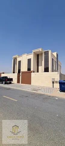شركة نور الطريق للعقارات توفر لكم فيلتين مميزتين للبيع في منطقة الطي – الرقيبة، وهي منطقة راقية ومخدمة بالكامل، تتميز بتوفر كافة الخدمات الأساسية وقرب