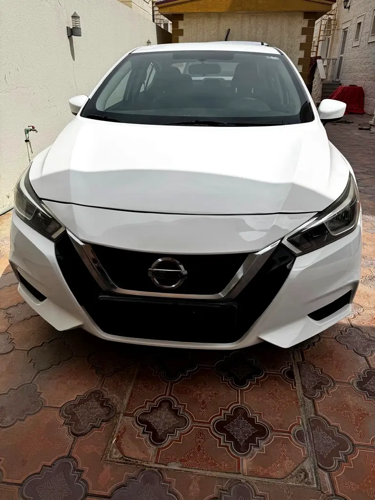 Nissan Sunny 2020 — photo 1 of 10