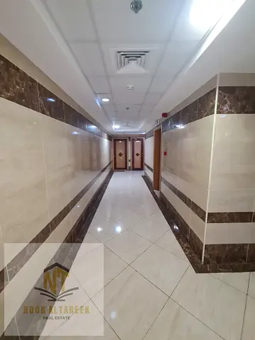 الموقع: المجاز 3 – من أفضل المناطق السكنية في الشارقة  رقم الشقة: 204   تفاصيل الشقة: • غرفة نوم واسعة ومريحة • صالة كبيرة مناسبة للعائلة • 2 حمام بتش