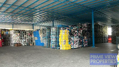 Warehouse with storage and office space for Sale