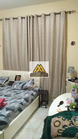 فرصة استثمارية وسكنية مميزة في مدينة الإمارات (منطقة العامرة). شقة فسيحة تقع في الطابق الـ 21، تتميز بإطلالات مفتوحة وتشطيبات عصرية، مما يجعلها الخيار