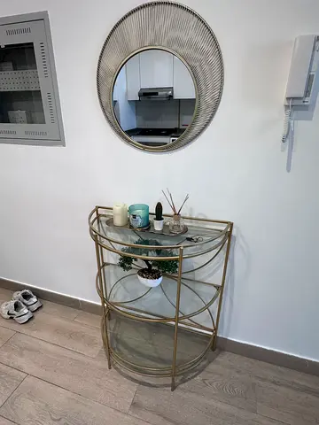 Round Decorative Wall Mirror with Radiating Metal Frame