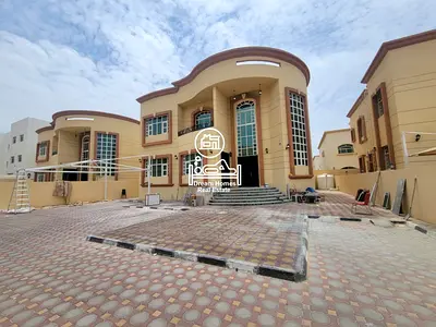 Nice & clean villa for rent in Mohammad bin Zayed city.