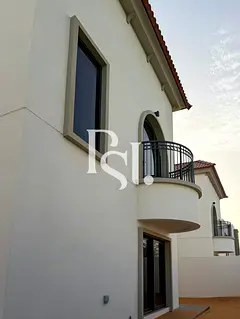 Single Row | Amazing location | Spacious Villa!