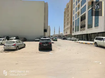 للبيع فى الشارقة   منطقة مويلح الحديدة   ارض تحارية التجارية  موقع مميز جداً   تصريح أرضى و3طوابق  قريبة من شارع محمد بن ذايد