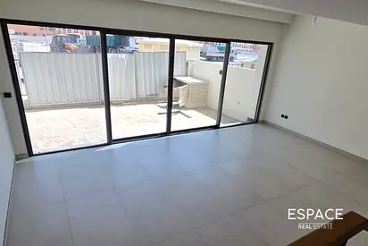 Spacious 4BR TH | Single Row | Costa Brava