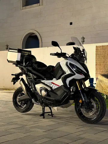 Honda x adv750