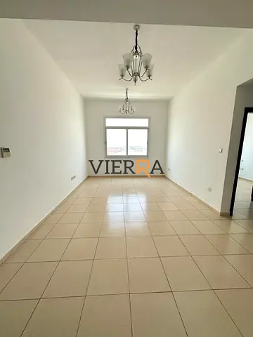 Bigger layout l Open view l Laundry room