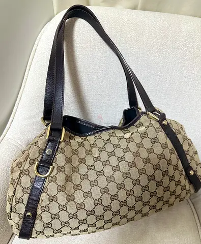 Preloved Gucci STYLE Medium Abbey Shoulder Bag.(pls. read description before asking)