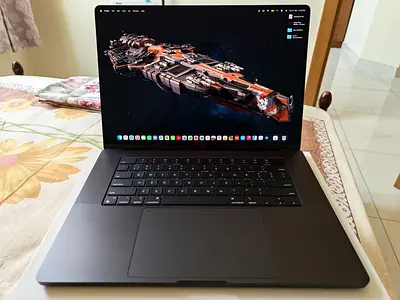 MacBook Pro 16 M4 Max, 48 GB, 1 TB SSD, 40 Cores