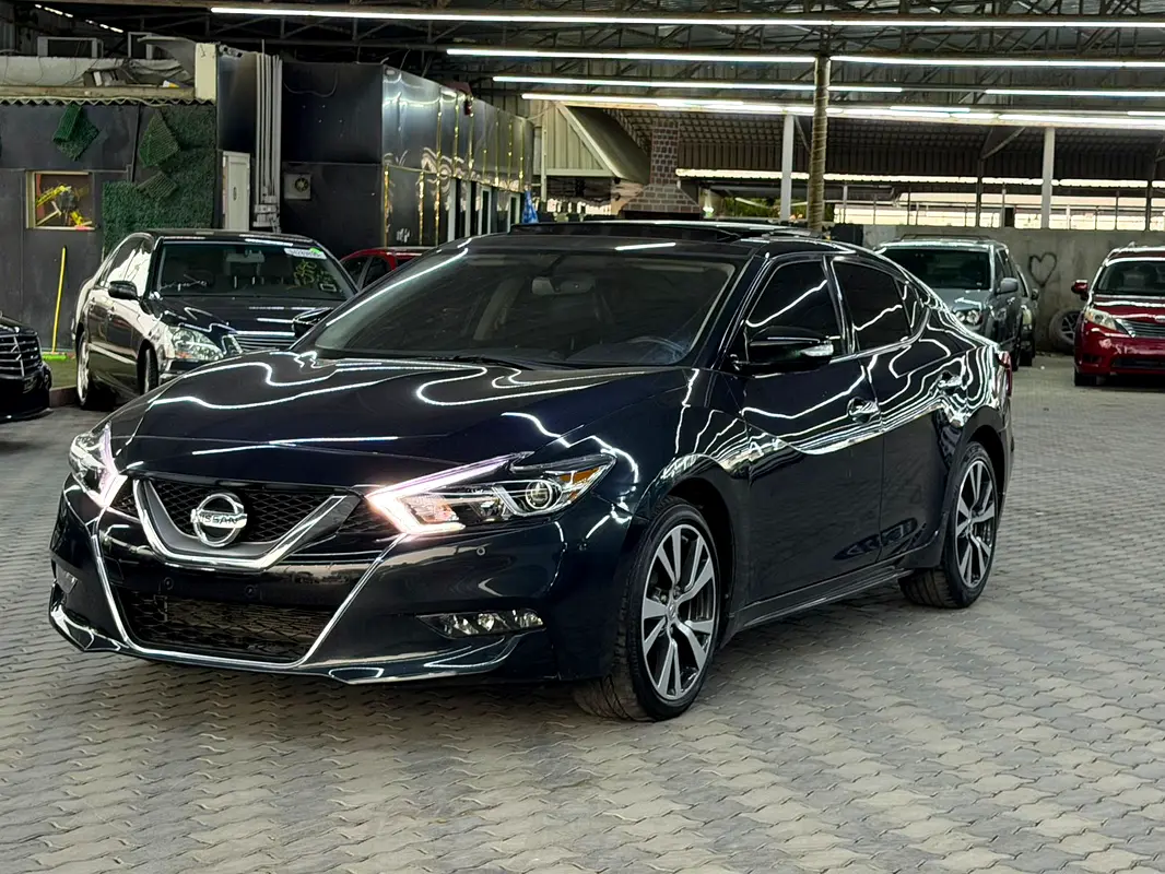 Nissan Maxima 2016 — photo 1 of 14