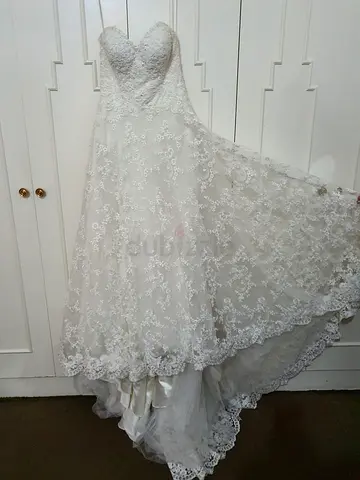 White Lace Wedding Dress, Full Skirt, Size Approx UK 10-12