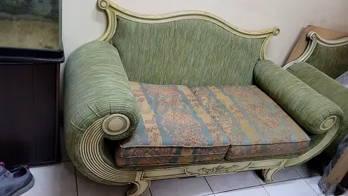 Arabic sofa 4 pieces. Shj. Aed 3000
